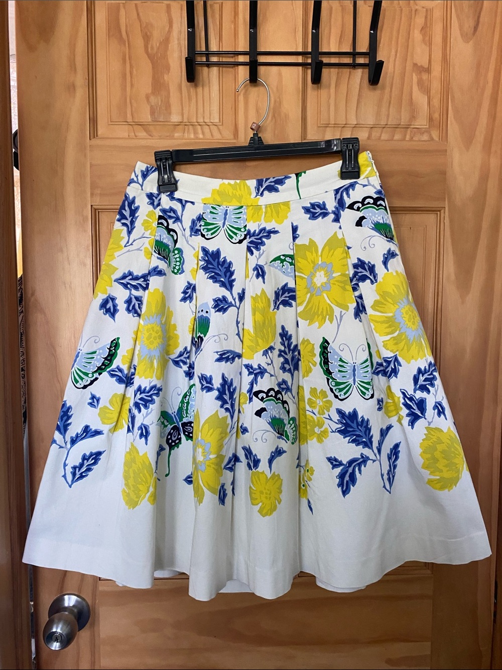 Talbots White Circle Skirt with Yellow Flowers & Blue Leaf Print